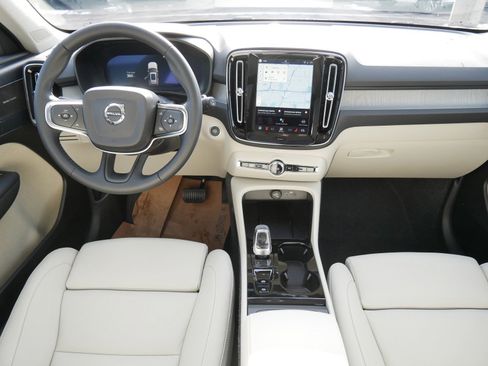 New 2026 Volvo XC40 B5 Ultra w/ Climate Package image 7