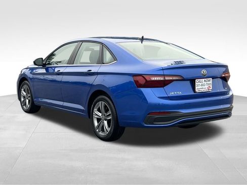 Used 2024 Volkswagen Jetta SE image 8