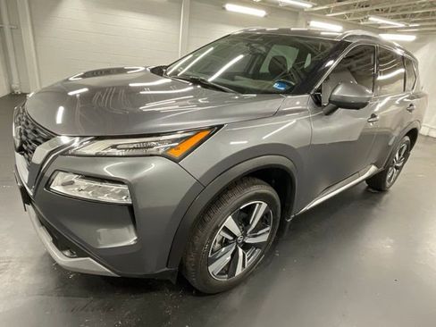 Used 2021 Nissan Rogue SL image 1