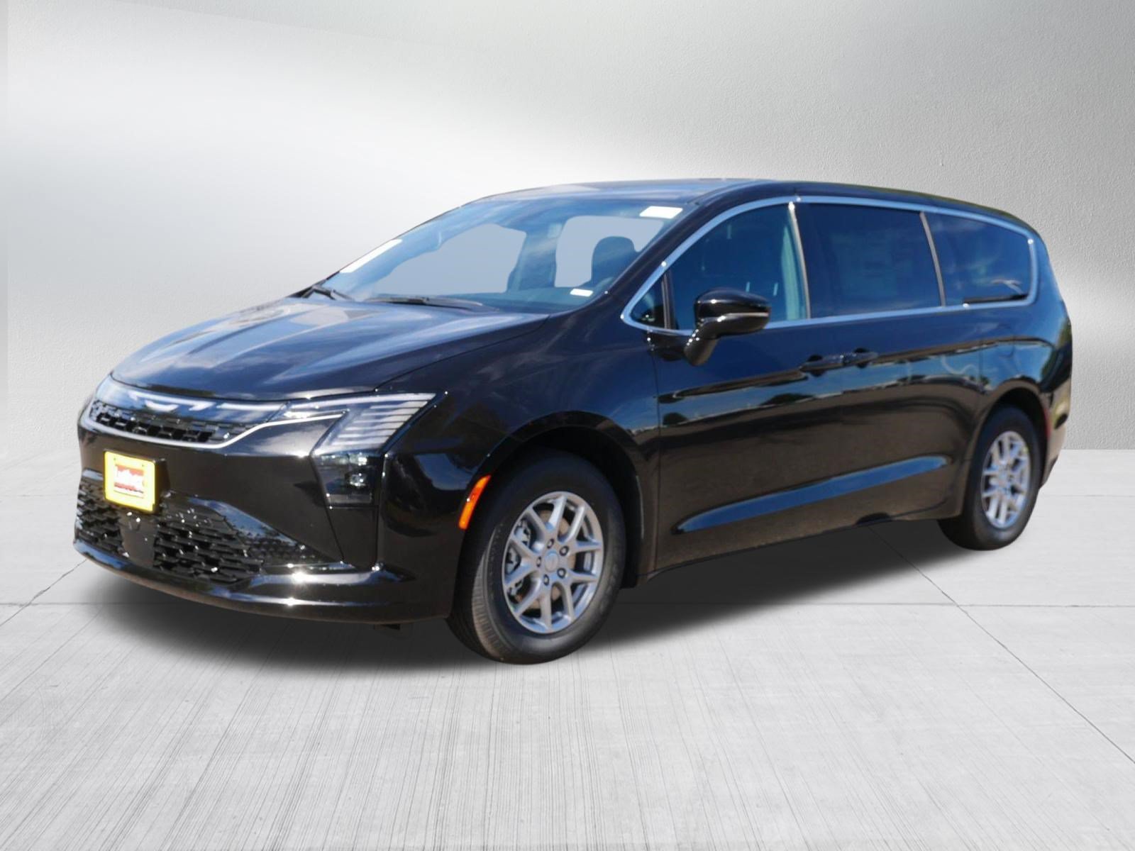 New 2027 Chrysler Pacifica Select FWD image 3
