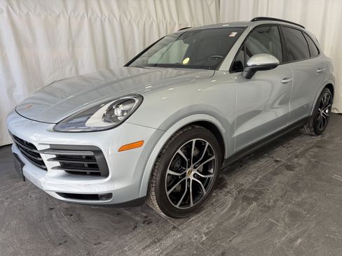 Certified 2023 Porsche Cayenne S image 1