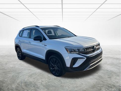 Used 2022 Volkswagen Taos S image 2