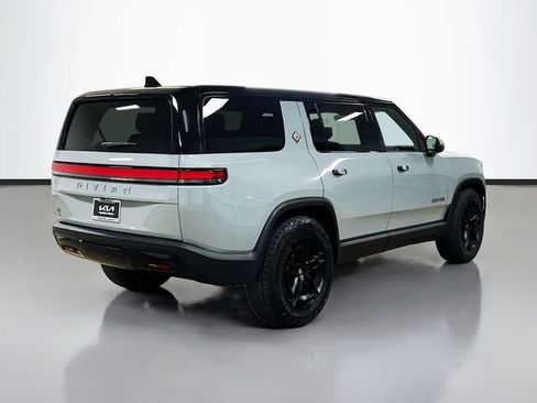 Used 2025 Rivian R1S Adventure image 7