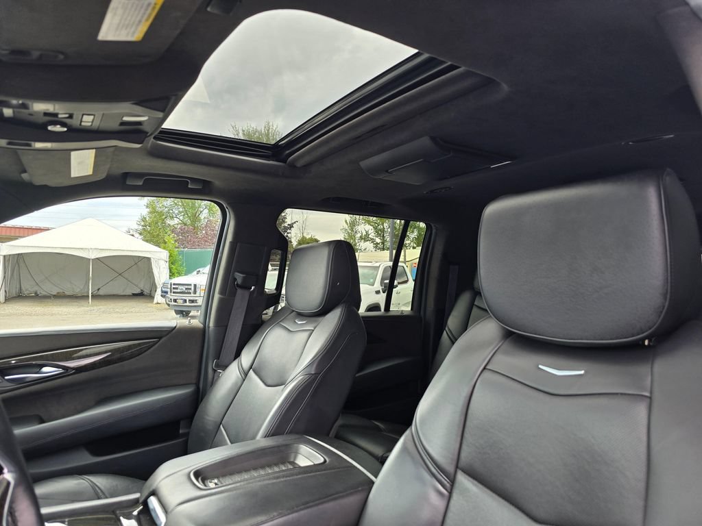 Used 2018 Cadillac Escalade ESV Platinum AWD/4WD image 22