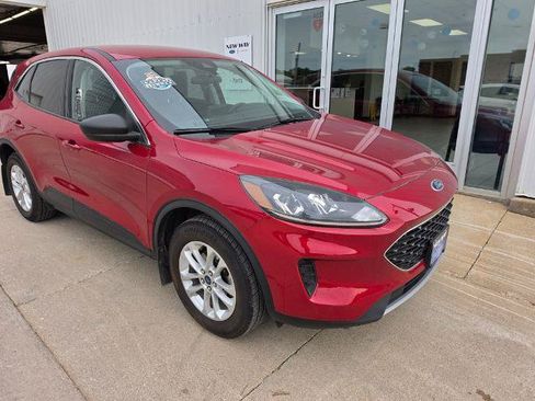 Certified 2022 Ford Escape SE w/ Cold Weather Package AWD/4WD image 4