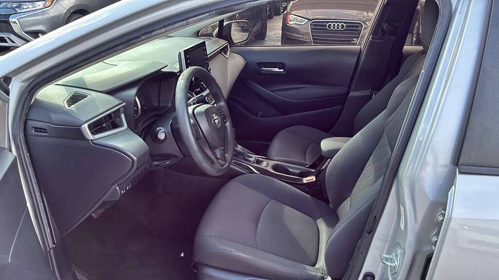Used 2021 Toyota Corolla LE FWD image 6
