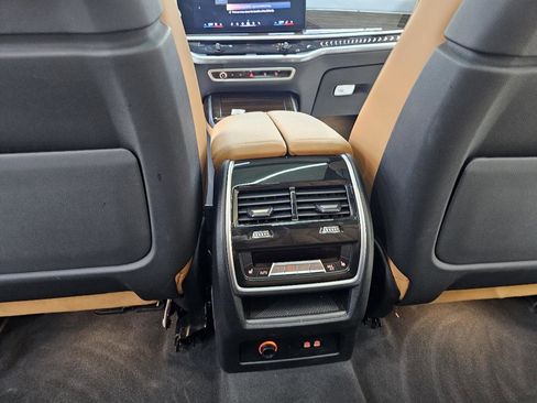 Used 2024 BMW X7 xDrive40i w/ Executive Package AWD/4WD image 30
