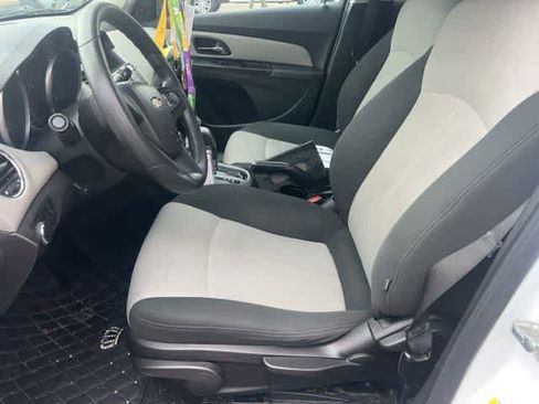 Used 2011 Chevrolet Cruze LS w/ Connectivity Package image 6