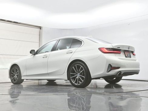Used 2019 BMW 330i xDrive Sedan w/ Premium Package AWD/4WD image 28