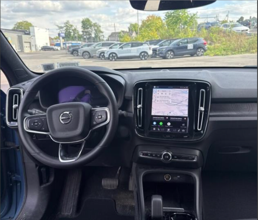 Used 2023 Volvo C40 Recharge Core AWD/4WD image 7