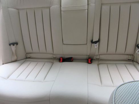 Used 2014 Mercedes-Benz E 550 4MATIC Sedan image 41