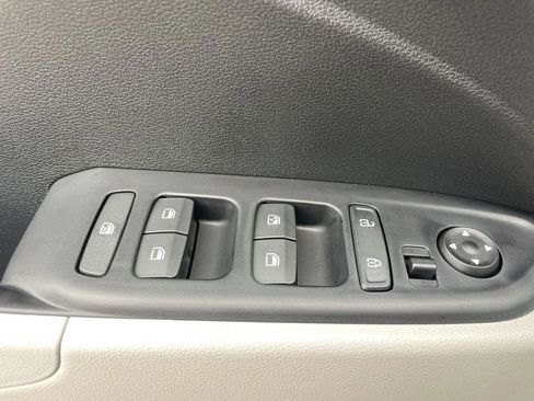 New 2026 Hyundai Venue SEL FWD image 30