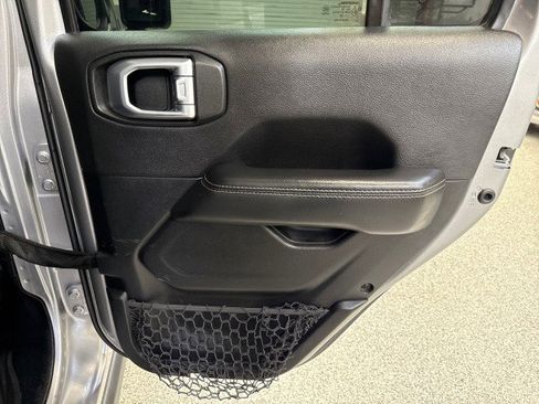 Used 2020 Jeep Gladiator Overland image 61