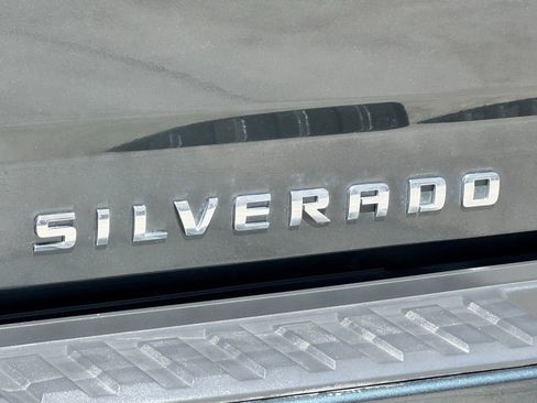 Used 2018 Chevrolet Silverado 1500 LT w/ All Star Edition AWD/4WD image 13