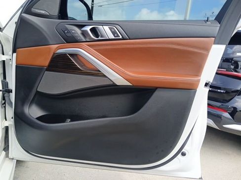 Used 2023 BMW X6 xDrive40i w/ Executive Package image 15