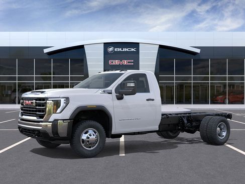 New 2026 GMC Sierra 3500 Pro w/ Convenience Package RWD image 29