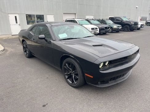 Used 2018 Dodge Challenger SXT Plus image 2