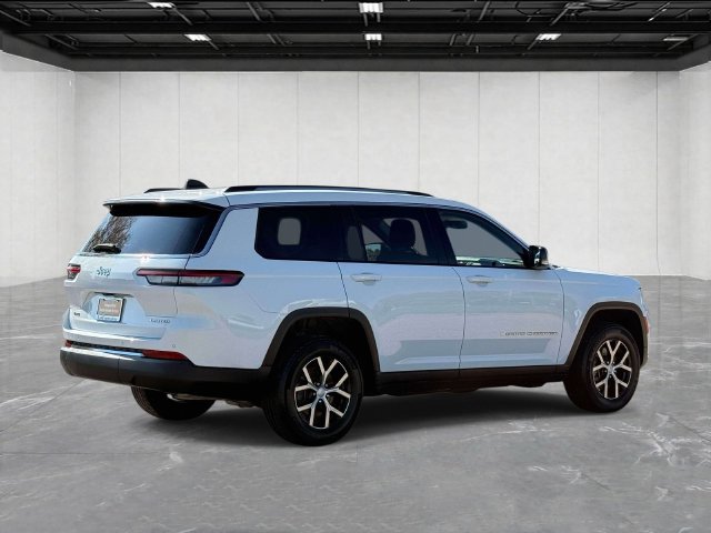 Used 2023 Jeep Grand Cherokee L Limited AWD/4WD image 5