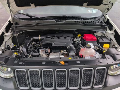 Used 2022 Jeep Renegade Sport w/ Sport Appearance Group AWD/4WD image 17