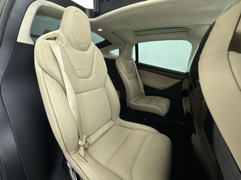 Used 2016 Tesla Model X 90D image 31