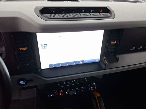 Used 2023 Ford Bronco Badlands w/ Sasquatch Package image 16