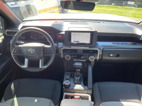 Used 2024 Toyota Tacoma TRD Off-Road AWD/4WD image 14