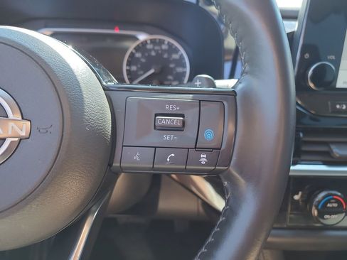 Used 2023 Nissan Pathfinder SL image 30