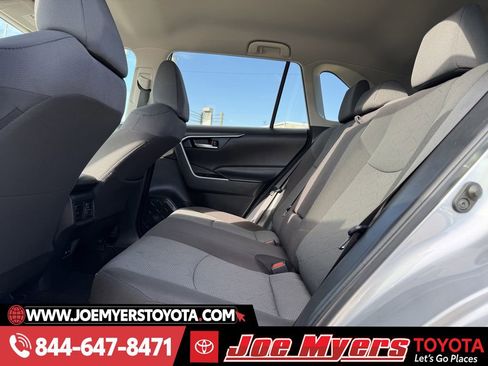 Used 2025 Toyota RAV4 XLE image 29