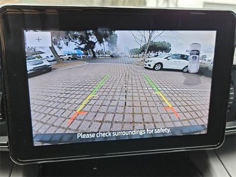 Used 2023 Ford Explorer XLT image 18