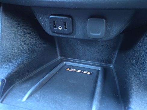 Used 2023 Chevrolet Traverse LT image 26