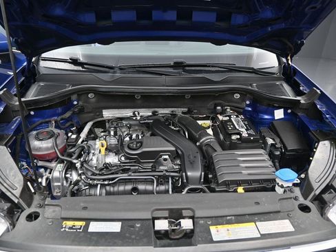 Used 2022 Volkswagen Taos SE w/ Panoramic Sunroof Package image 38