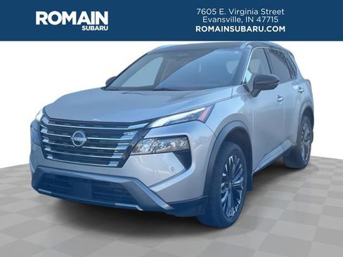 Used 2025 Nissan Rogue SL w/ Tech Package image 1