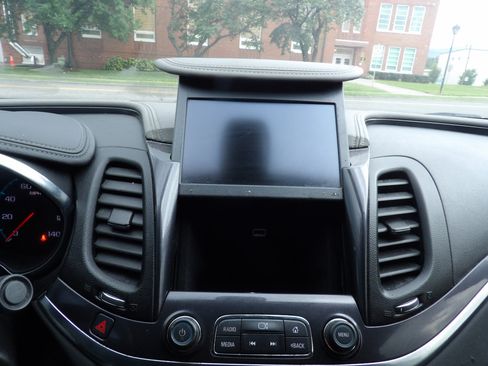 Used 2017 Chevrolet Impala LT image 26