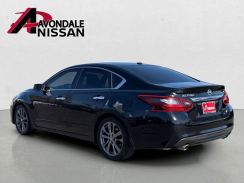 Certified 2018 Nissan Altima 2.5 SR w/ SR Special Edition FWD image 4