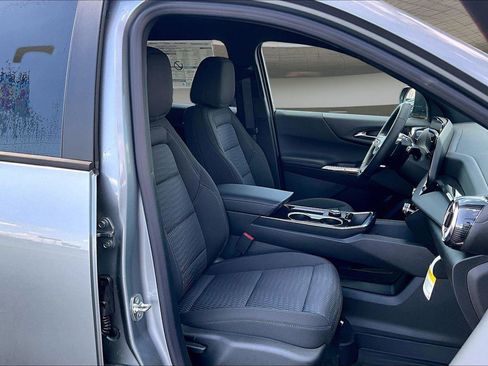 New 2026 Chevrolet Equinox LT AWD/4WD image 12