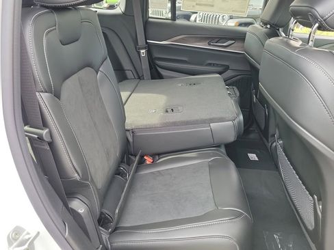 New 2026 Jeep Grand Cherokee Altitude RWD image 19