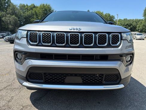 Used 2024 Jeep Compass Limited AWD/4WD image 5