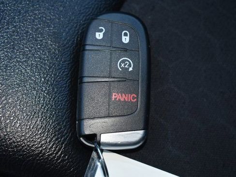 Used 2020 Jeep Compass Latitude AWD/4WD image 25