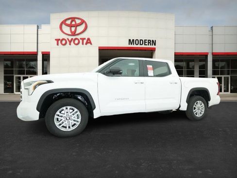 New 2026 Toyota Tundra SR5 image 8