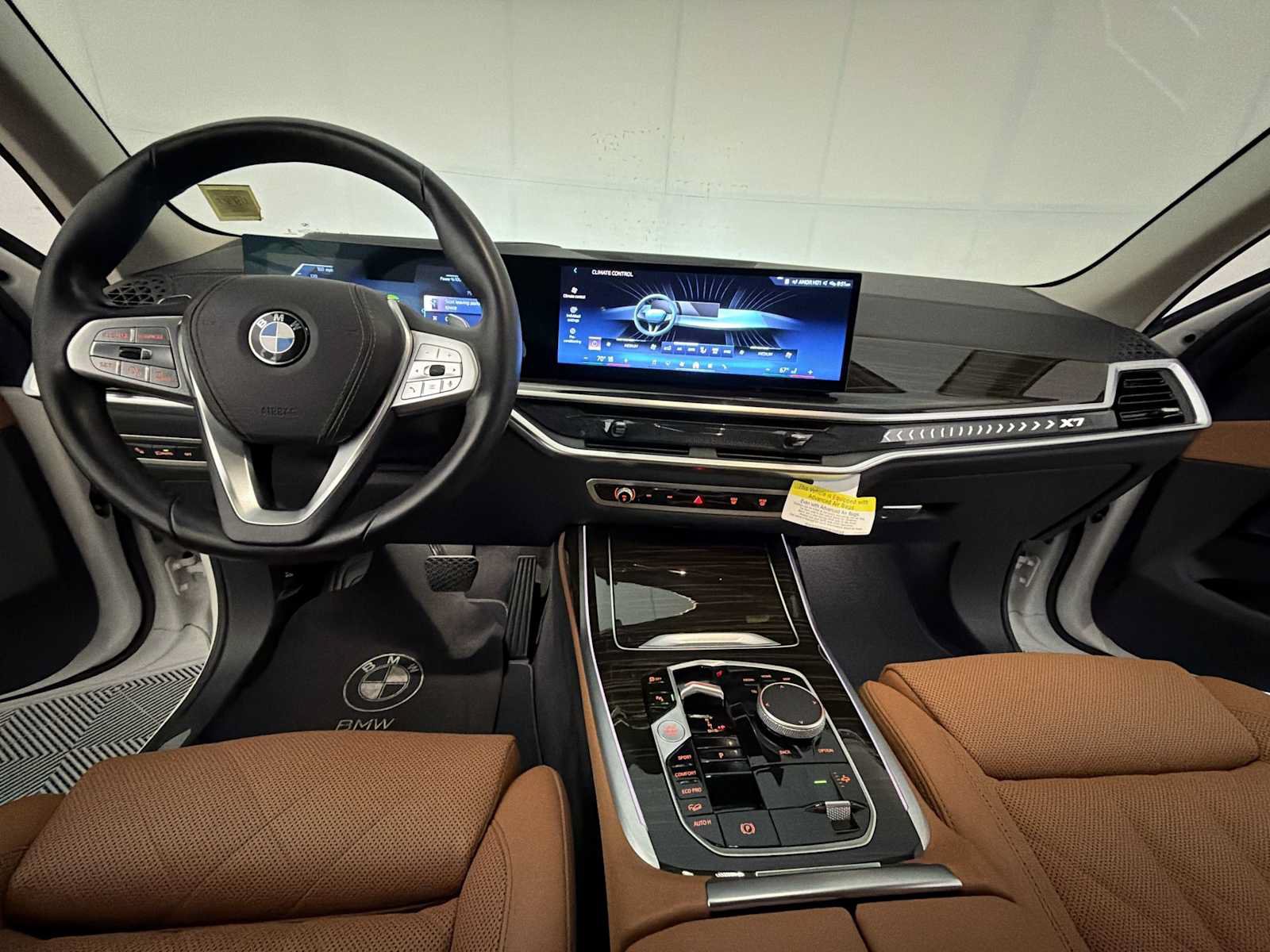 Used 2024 BMW X7 xDrive40i w/ Parking Assistance Package AWD/4WD image 17