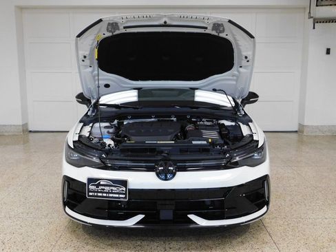Used 2025 Volkswagen Golf R image 13
