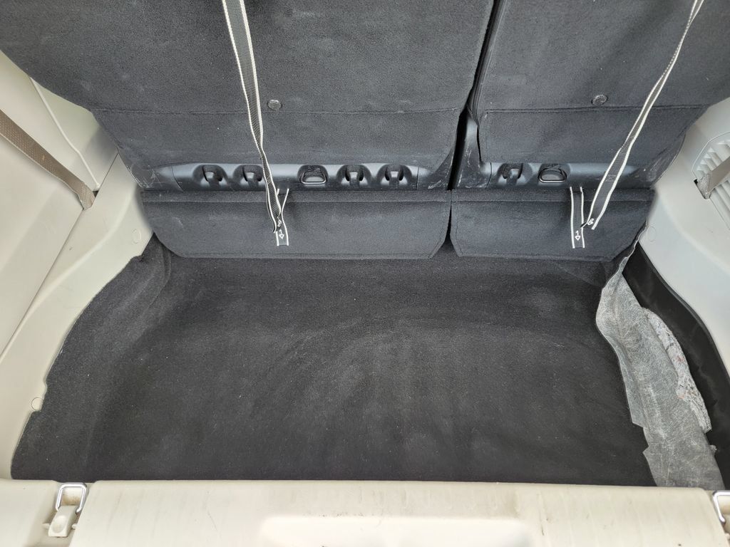 Used 2022 Chrysler Voyager LX FWD image 17