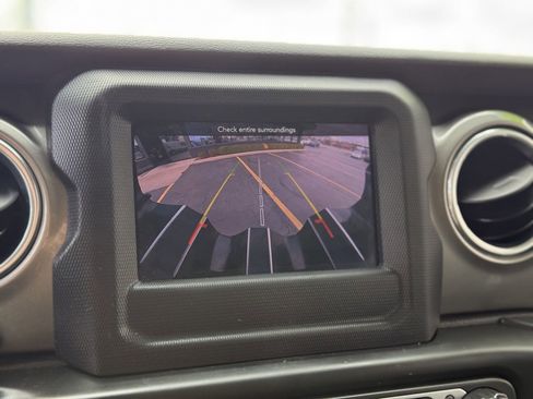 Used 2018 Jeep Wrangler Unlimited Sahara w/ LED Lighting Group image 26