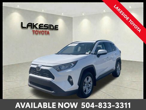 Certified 2020 Toyota RAV4 XLE w/ Convenience Package FWD image 1