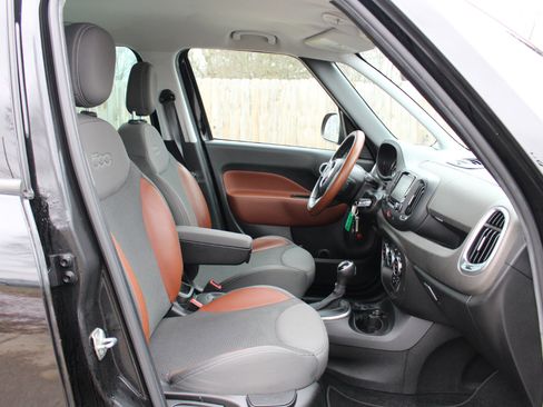 Used 2014 FIAT 500L Trekking w/ Popular Equipment Group image 38