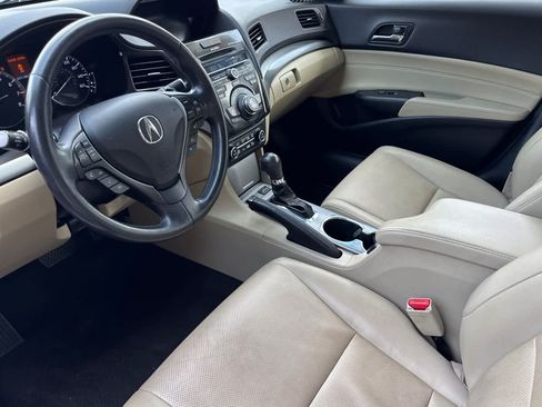 Used 2014 Acura ILX w/ Technology Package FWD image 10
