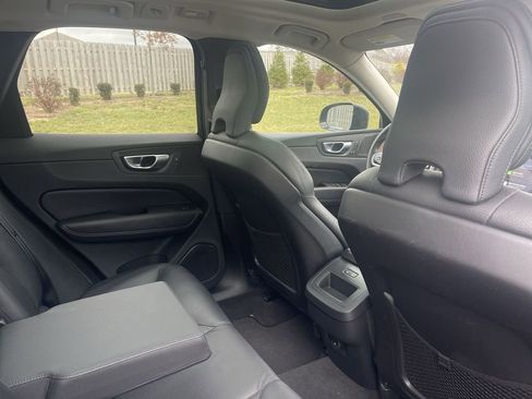 Used 2024 Volvo XC60 B5 Plus image 31