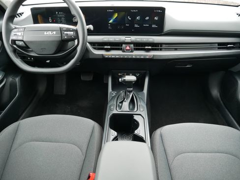 Certified 2025 Kia K4 FWD image 10