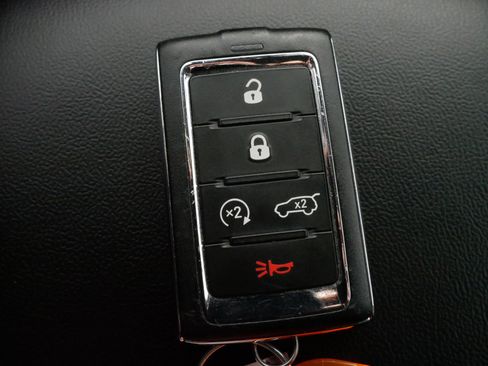 Used 2023 Jeep Grand Cherokee L Limited w/ Black Appearance Package image 31