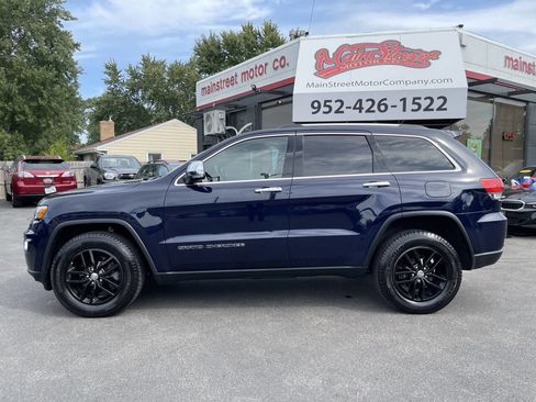 Used 2017 Jeep Grand Cherokee Limited image 3
